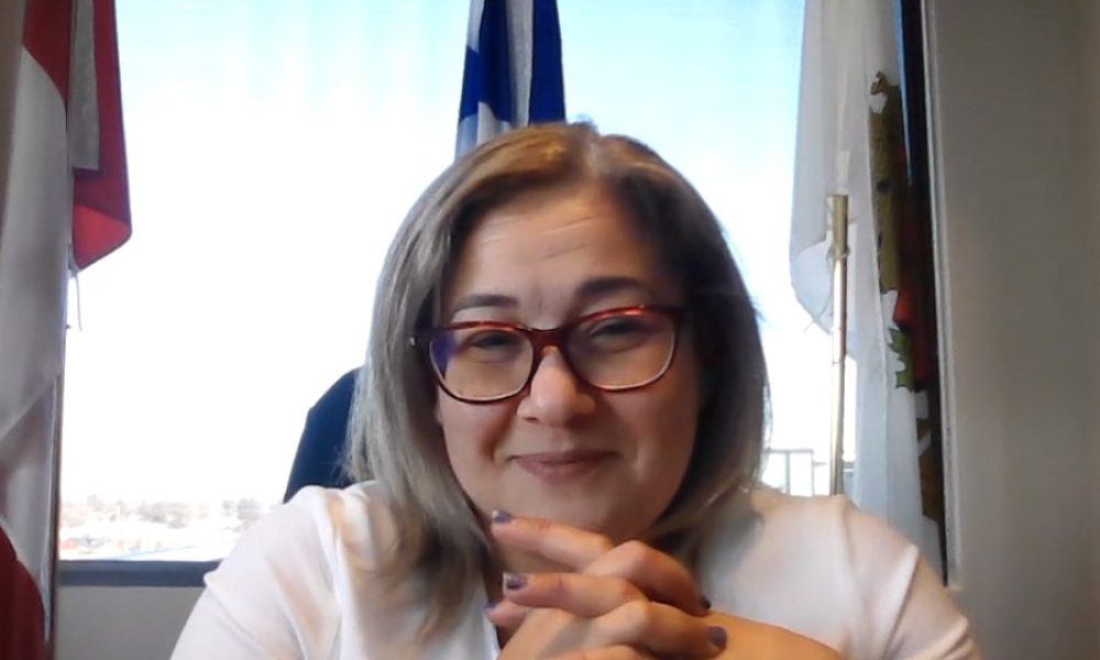 Doreen Assaad souligne le fait que le taux de taxation de Brossard soit sous l'inflation. Photo : Capture d'écran