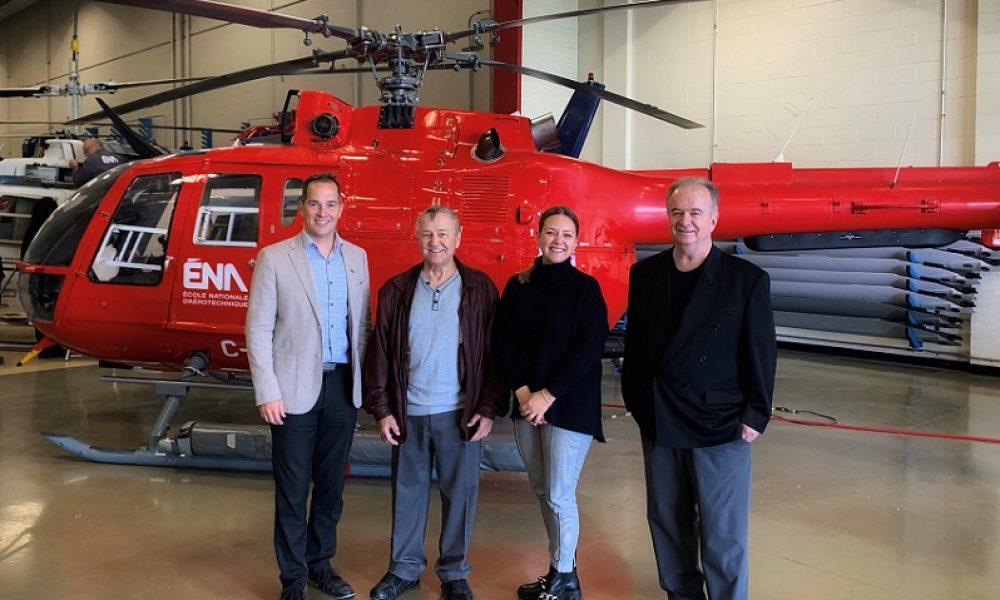 De gauche à droite : Pascal Désilets, directeur de l'École nationale d'aérotechnique, Gaston Audy, président de la Fondation Roger Demers, Geneviève Déry, directrice générale de la Fondation du cégep Édouard-Montpetit et de l'École nationale d'aérotechnique ainsi que Pierre Ménard, trésorier de la Fondation Roger Demers. Photo: Courtoisie