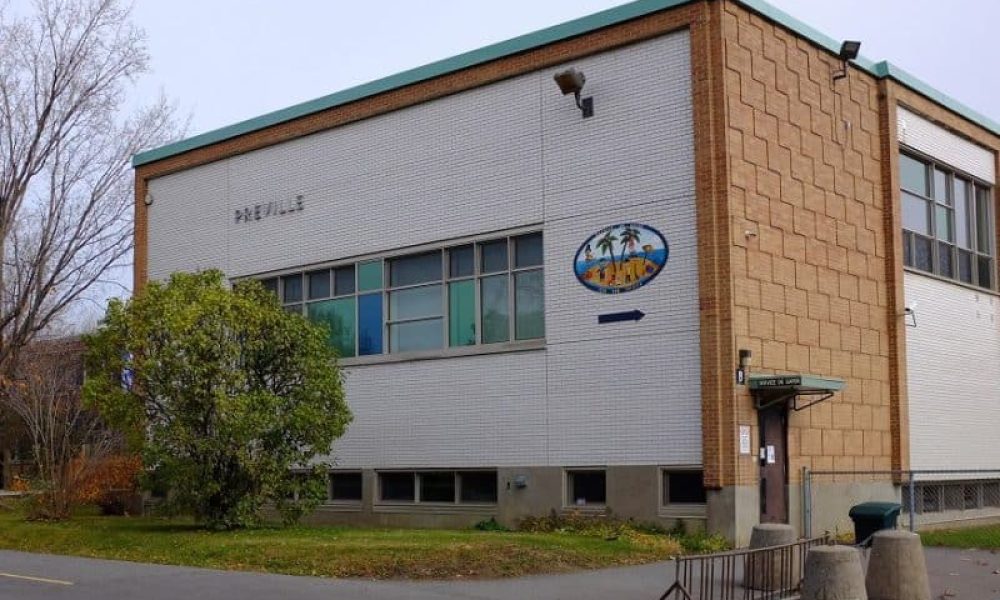 La mairesse de Saint-Lambert, Pascale Mongrain, reconnaît que le transfert des élèves est problématique. Photo: Archives