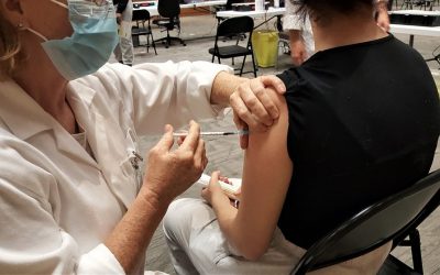 Une minorité d’employés en santé n’est pas vacciné contre la COVID-19 en Montérégie.  Photo : Archives