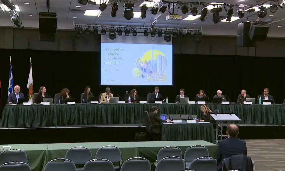 travaux,entretien,éclairage,Brossard,conseil,contrat,réseau,ville,changement,diodes,partie,plan,climatique,conseil,obtenir,durée,soumissions