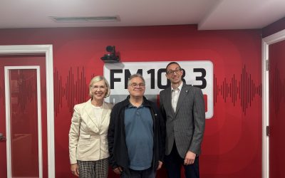 Les candidats à la mairie de Saint-Lambert Loïc Blancquaert, conseiller municipal sortant, et Pascale Mongrain, mairesse sortante, ont discuté des enjeux prioritaires en vue de l’élection municipale du 2 novembre prochain.