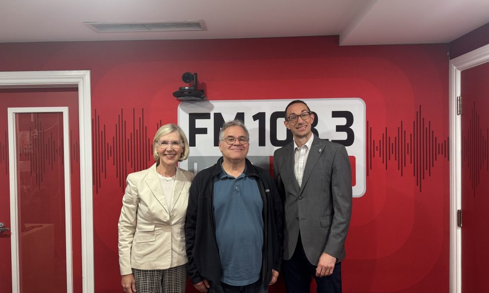 Les candidats à la mairie de Saint-Lambert Loïc Blancquaert, conseiller municipal sortant, et Pascale Mongrain, mairesse sortante, ont discuté des enjeux prioritaires en vue de l’élection municipale du 2 novembre prochain.