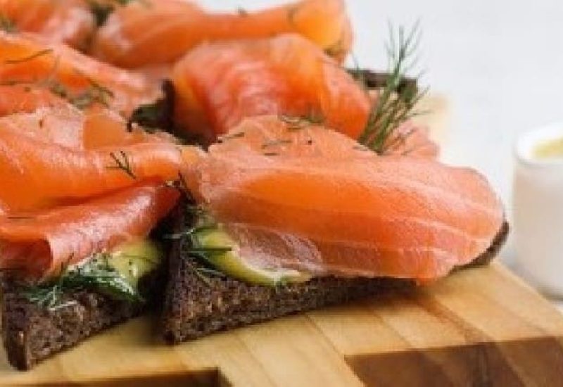 Il faut éviter de consommer le Gravlax de saumon maison