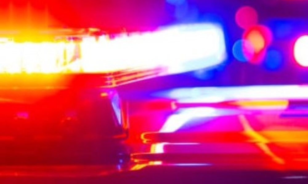 police,accident,mortel,enquête,piéton,camionnette,répondants,victime,hôpital,fermées,scène,véhicule