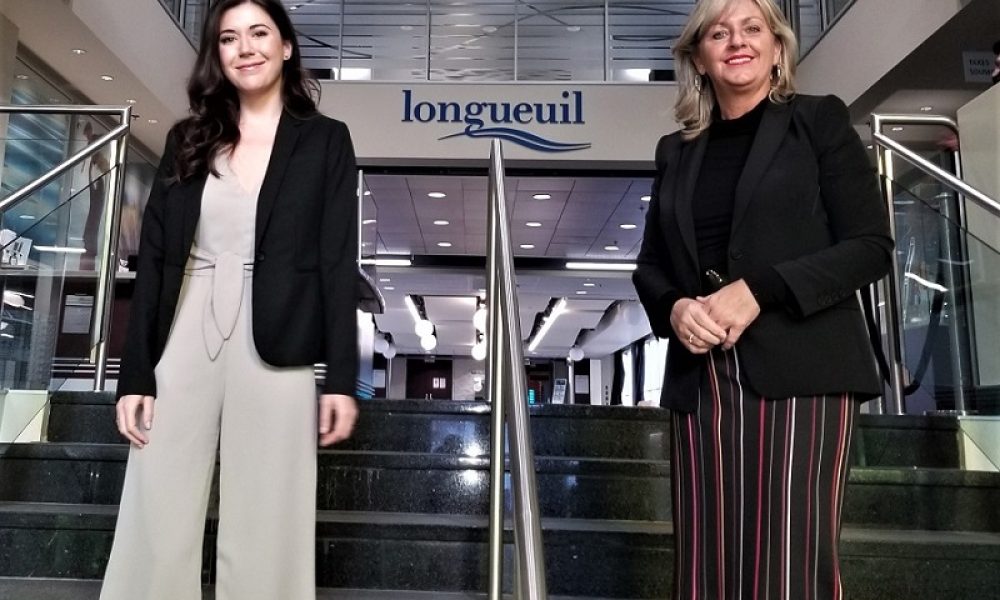 La mairesse de Longueuil, Catherine Fournier, et la ministre de l’Habitation Andrée Laforest, ont discuté de logement social lundi. Photo : Katina Diep