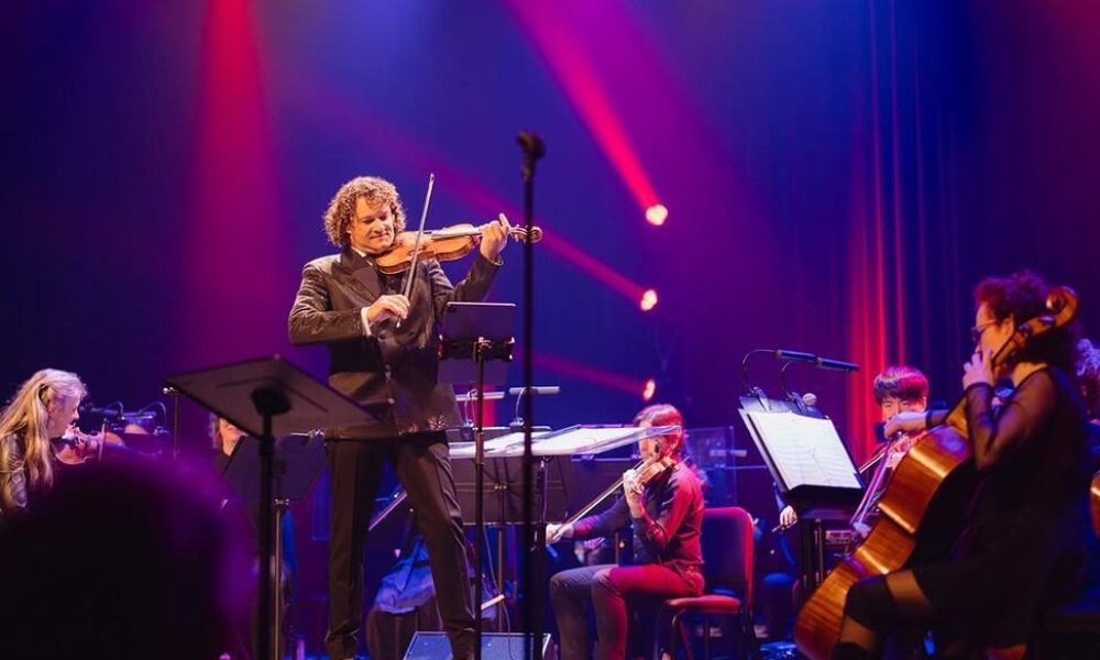 diriger,Mexique,carrière,directeur,orchestre,artistique,nomination,départ,Longueuil,accord,chef,collaboration,mandat,terme,créativité