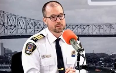 réseaux,sociaux,violence,jeunes,cellulaires,augmentation,service,police,adolescents,entrevue,FM1033,inspecteur,vidéos,affrontements,facteurs,comportements,ampleur