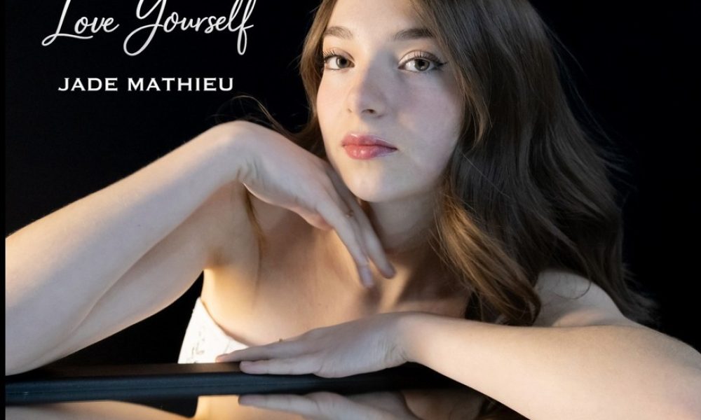 artiste,femme,fm1033,simple,ascension,musicale,scènes,numériques,écrite,composée,façon,étroite,talent,finaliste,valeur,voix,performances,carrière,nouvelle