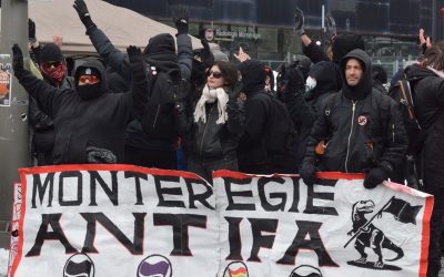 manifestation,calme,violence,policière,Longueuil,brutalité,journée,bureaux,balle,intervention,bâtiment,police,ligne,sécurité,masques,rassemblement,justice