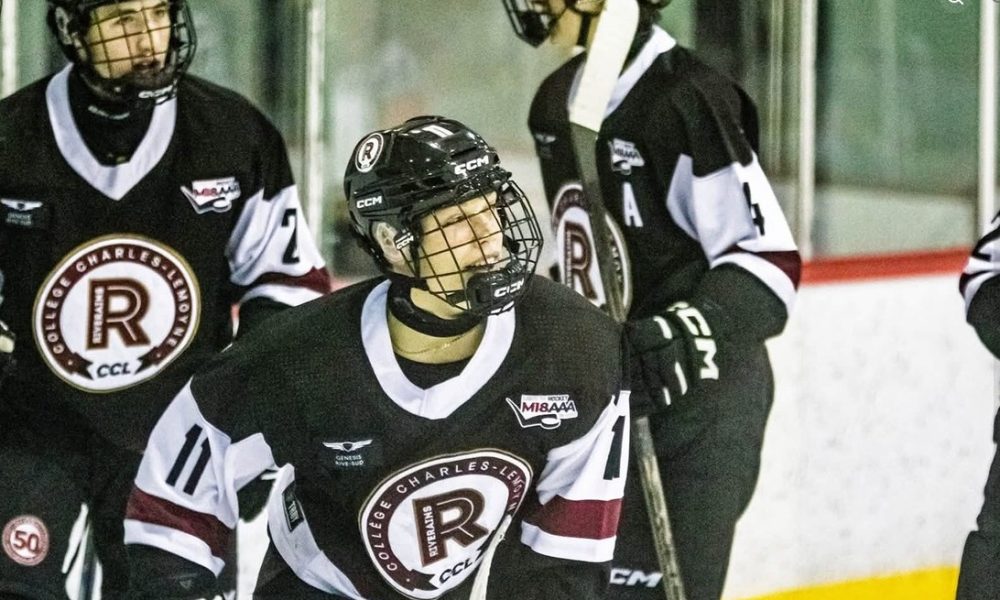Riverains,collège,buts,hockey,glace,différence,périodes,compte,marqué,riposte,vingt,scénario,match,tête,points,classement