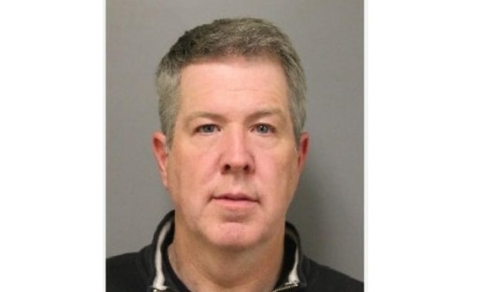 service,police,Longueuil,victimes,prédateur,sexuel,gestes,région,publics,fm1033,scolaire,crimes,accusations,insu,mineurs,établissement