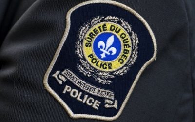 fm1033,homme,balle enquête,restaurant,partie,crimes,unité,majeurs,fusillade,information,suspects,victime,mort,stationnement