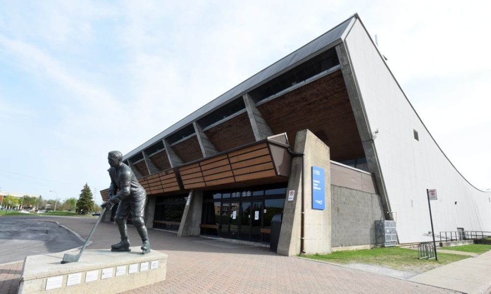 Longueuil remet aux normes des arénas et piscines