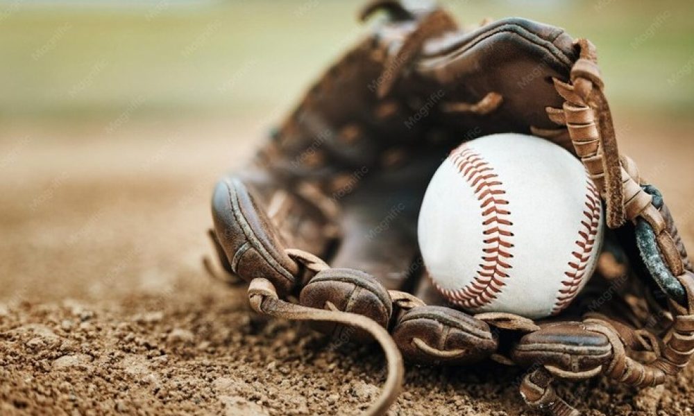 Ducs,baseball,Longueuil,LaSalle,programme,double,honneurs,duel,contrôle,poussée,points,manche,avance,circuit,remontée,domicile,matchs,saison