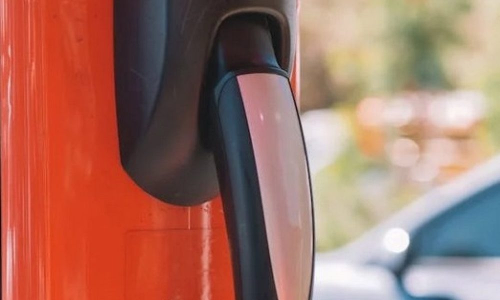 ville,bornes,électriques,crédits,carbone,charge,stations,revenus,vert,aide,durables,démarche,forces,profit,projets,fonds,territoire,rentabilité