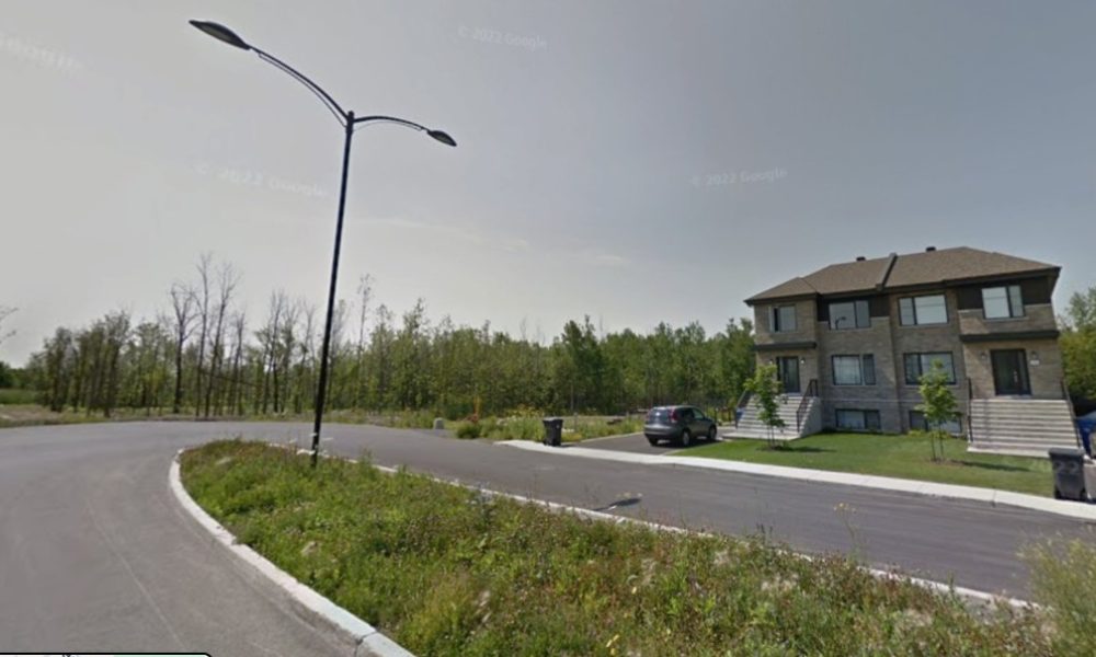allonger aménager boulevard Béliveau Boulevard Vauquelin contrat Cour supérieure du Québec Eurovia Québec Construction inc. injonction Longueuil plus d'argent sentier piétonnier travaux travaux suspendre