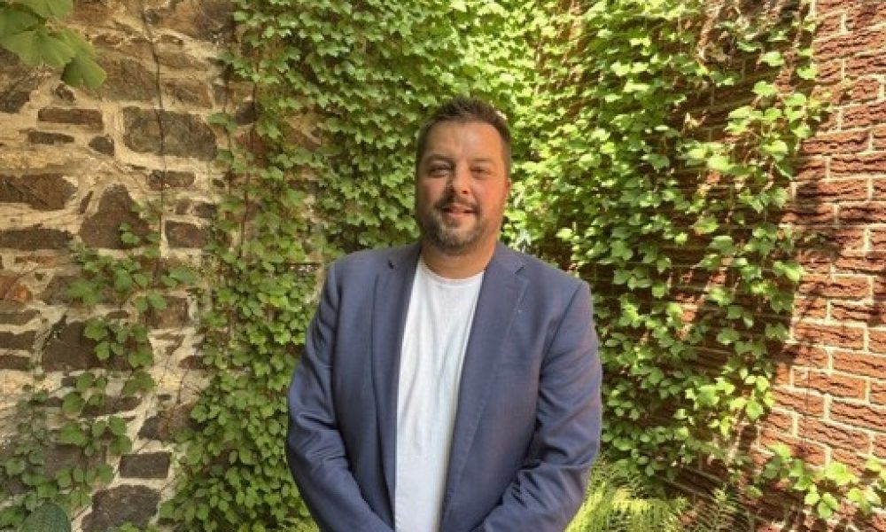 investiture,parti,québécois,élection,La Prairie,candidat,père,enfants,partage,travaille,conseiller,politique,presse,acteurs,rassembleur,transport,directeur,bureau,spécial