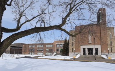 clinique,cégep,soins,santé,vaccination,résidents,Longueuil,services,actuel,étudiants,infirmiers,tension,grippe,part,accès,sang,sondage,web,année,personnes,risque,analyse,infections