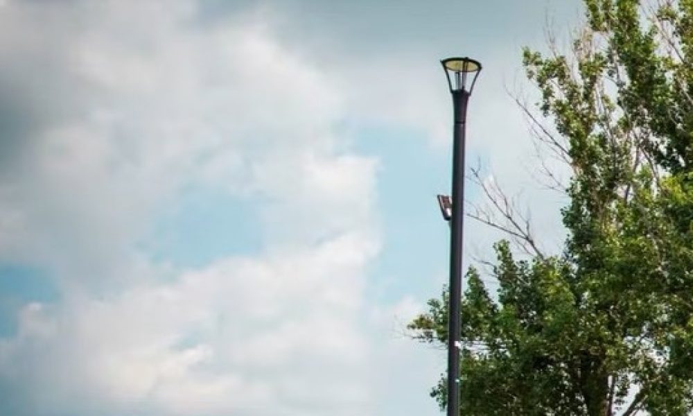 Longueuil,payer,éclairage,dollars,lampadaires,entreprise,électricien.travaux,réparation,public,parcs,rues,contrat,bris,filage,sécurité,estimation,hausse,coûts,conseillère