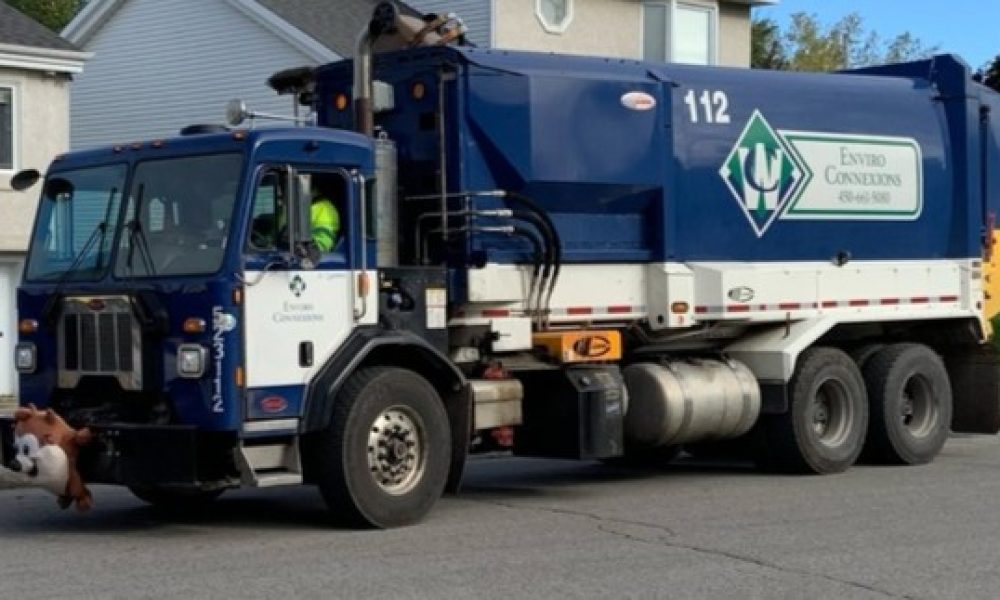homme,peur,vie,Longueuil,itinérance,mortel,journal,conteneur,déchets,centre,commercial,éboueurs,mineures,blessures,camion,chauffeur
