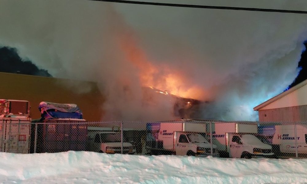 SPAL,corps,homicide,Brossard,policiers,crimes,majeurs,Longueuil,enquête,double,agression,armée,police,,homme,femme,brasier,dommage,feu,flammes,mortelles