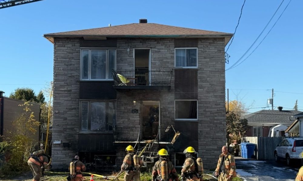 incendie,force,immeuble, Longueuil,logements,boulevard,samedi,dommages,feu,naissance,service,sécurité,hôpital,pompiers,combattre,flammes,bâtiment
