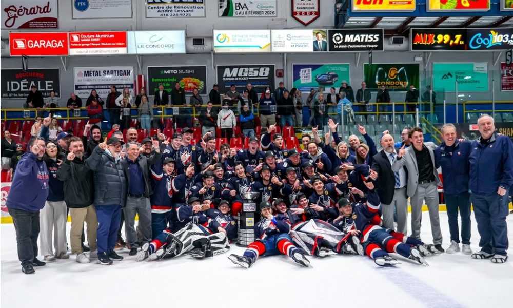 Longueuil,coupe,NAPA,hockey,junior,Collège,championnat,finale,centre,sportif,victoire,cégep,attaque,but,éliminatoire,scène,tourne,western,série,vedette