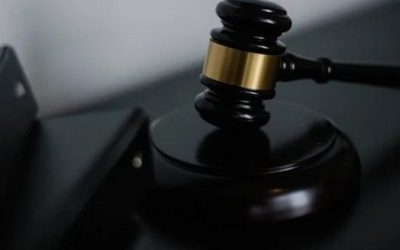 jeune,adolescent,commis,braquage,commerces,aide,justice,palais,Longueuil,complot,mobile,appareils,fournisseurs,coupable,accusé,vols,chefs,accusation,arme,feu