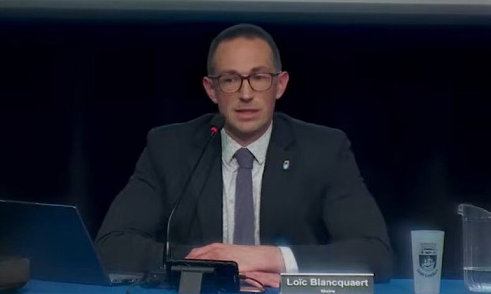 maire,projet,Blue Machine,mandat,entreprise,fin,sauveteurs,scénarios,services,offerts,valeur,environnement,attaques,conseil,municipal,travailler,adresse,pistes,option