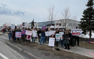 journaliste,mouvement,grève,manifesté,bureau,député,financement,besoins,organismes,présence,policière,groupe,local,parole,mesure,assurer,population,payer,subventions