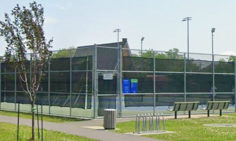 fm1033,piscine,Longueuil,projet,bassin,sufaces,bâtiment,taxes,bureaux,contrat,dépense,ville