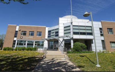 Longueuil,sécurise,police,poste,ville,travaux,boulevard,dépense,investir,emprunt,fonds,roulement,risques,projet,examen,bâtiment,accès,lecteurs,protection,public,cours