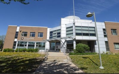 Longueuil,sécurise,police,poste,ville,travaux,boulevard,dépense,investir,emprunt,fonds,roulement,risques,projet,examen,bâtiment,accès,lecteurs,protection,public,cours