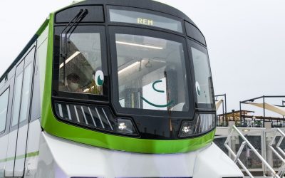 Le REM en arrêt à Brossard pour du déglaçage