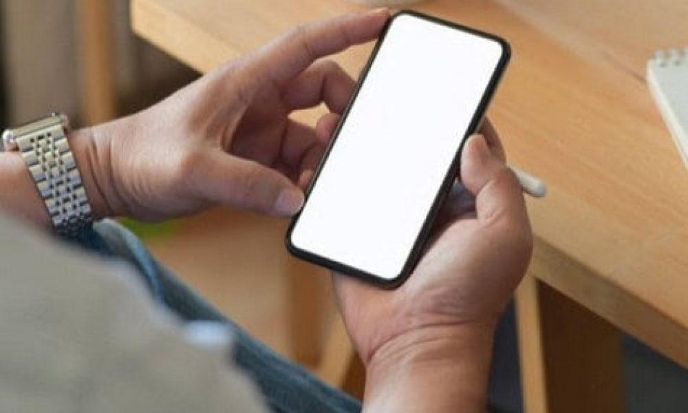 radios,communautaires,investir,gouvernement,géants,web,élus,stations,publicités,GAFAM,médias,ancrée,enjeux,mesures,agir