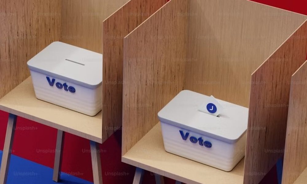jour,vote,Marie-Victorin,Montarville,La Pinière,Pierre-Laporte,Taillon,Vachon,bureau,urnes,gouvernement,solide,PQ,élections,comtés,taux,site