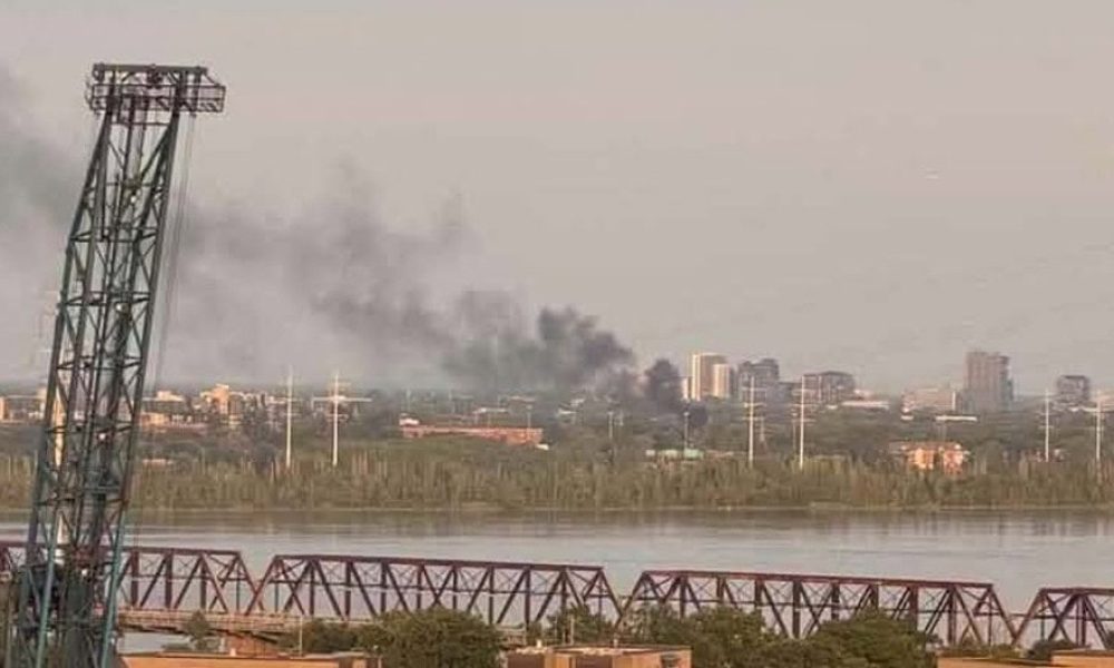 feu,barbecue,résidence,Brossard,pompiers,sécurité,incendie,Longueuil,famille,rue,dommages,sapeur,blessé,heure,toit,responsable