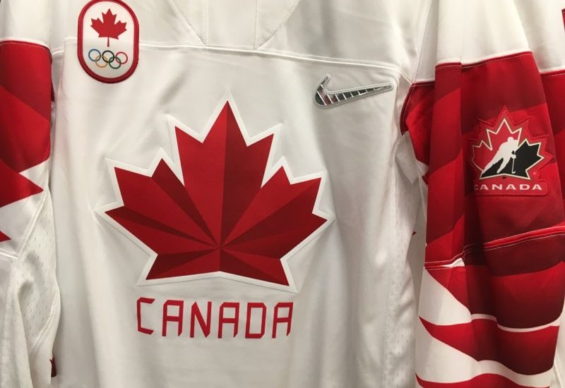 Mélodie Daoust et Équipe Canada remportent la médaille d’or au hockey féminin