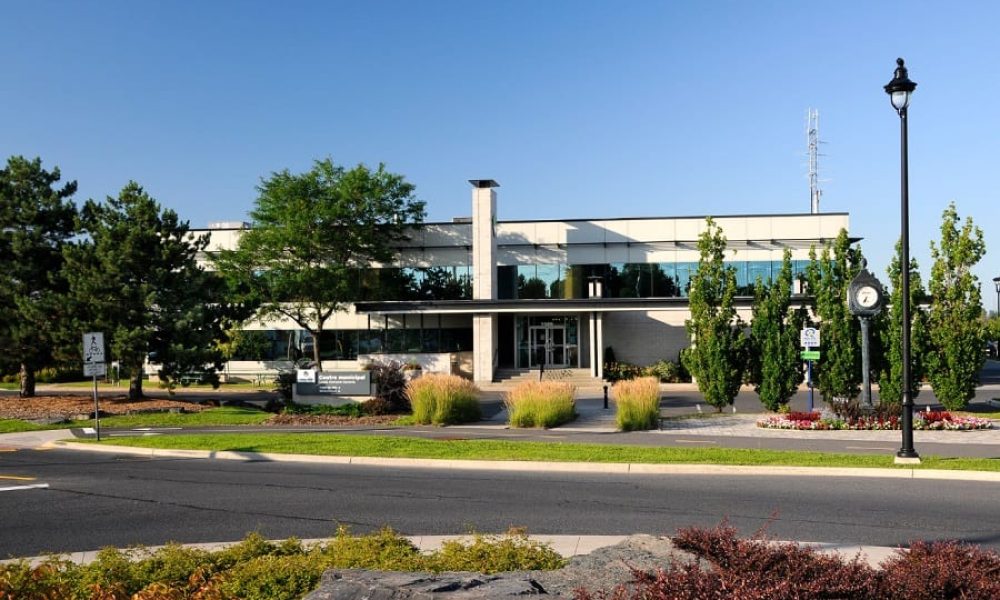 La Ville arua le mandat d'accompagner les travailleurs français dans leur intégration à la communauté. Photo: Facebook de la Ville de Sainte-Julie