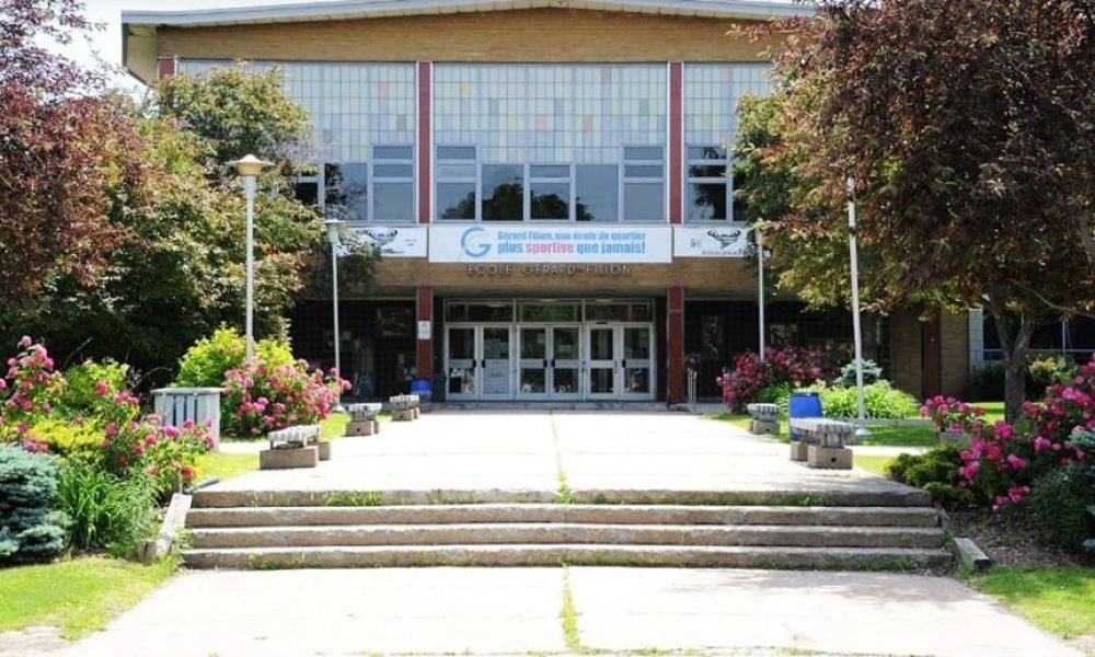 Les élèves de l’école secondaire Gérard-Filion sont demeurés confinés dans leur classe entre 11h50 et 13h15 jeudi. Photo : Archives