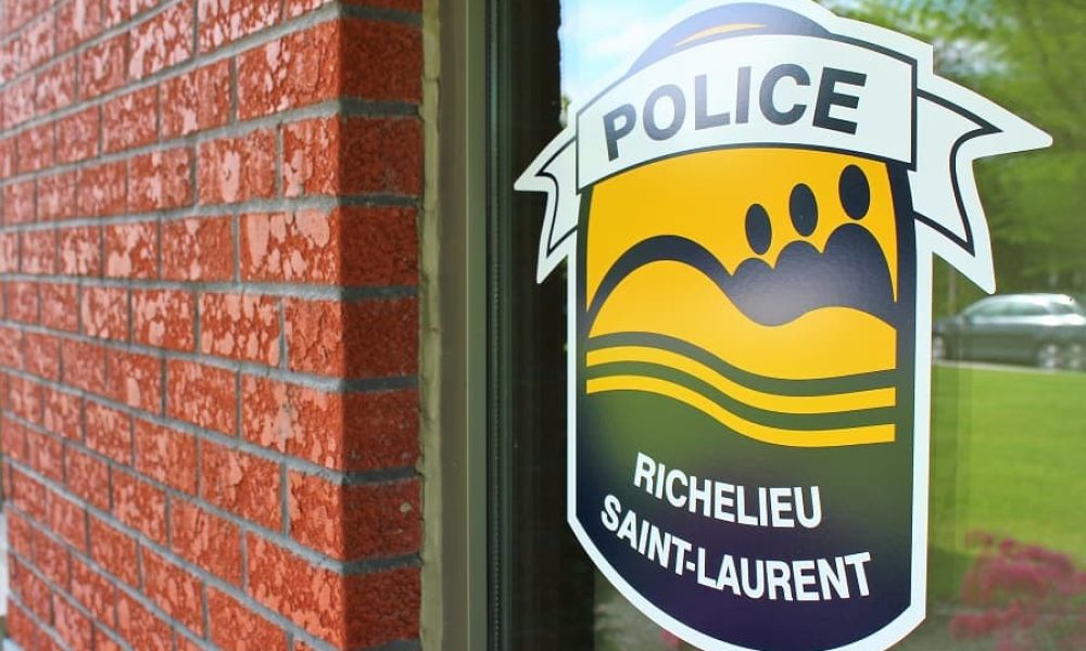 Façade d'un édifice de police