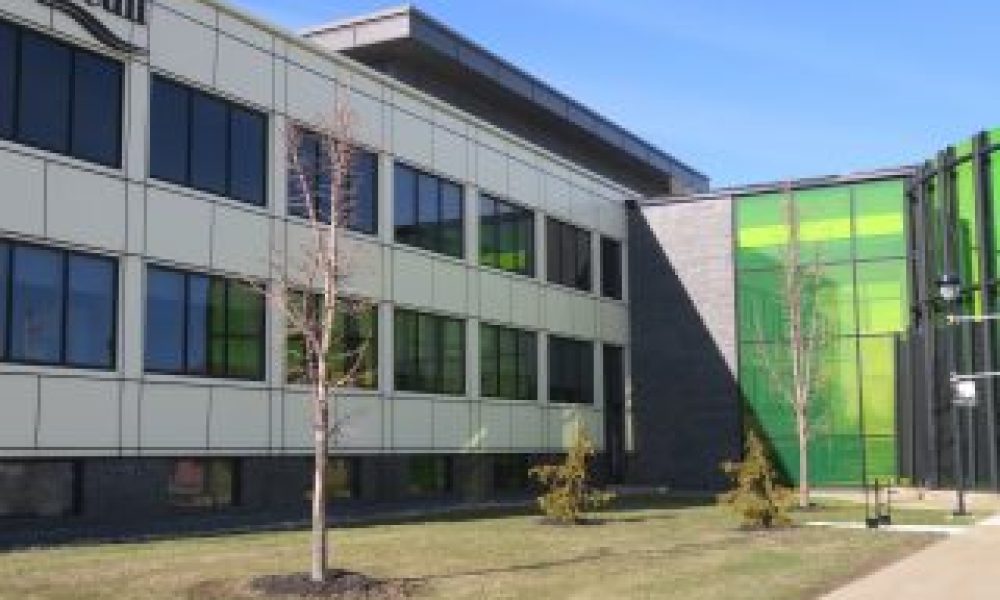 Les conseillers de Saint-Hubert se défendent en déposant une plainte