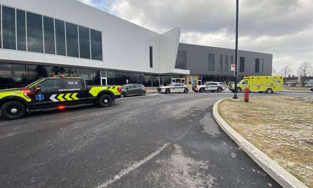 Un homme dans un état critique à la suite d’un incident au Complexe Aquatique de Brossard