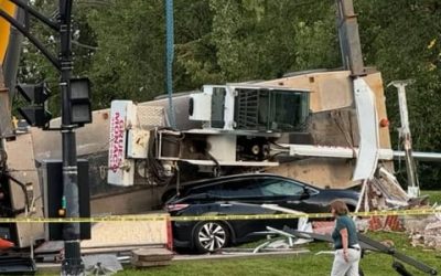 Article: Un camion-grue tombe à Longueuil et provoque une frayeur dans un stationnement