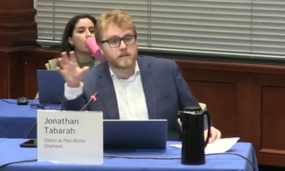 Un déneigement tardif de la bande cyclable sur Saint-Laurent cet hiver