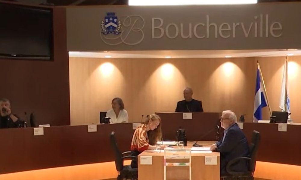 hausse,frais,Boucherville,études,sport,programme,école,athlètes,parents,conseil,ville,échanges,organismes,facture,jeune,total,directeur,étudiants,maire