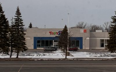 Le dernier magasin Toys R Us en sol québécois se trouve à Saint-Bruno-de-Montarville. Photo: FM 103,3