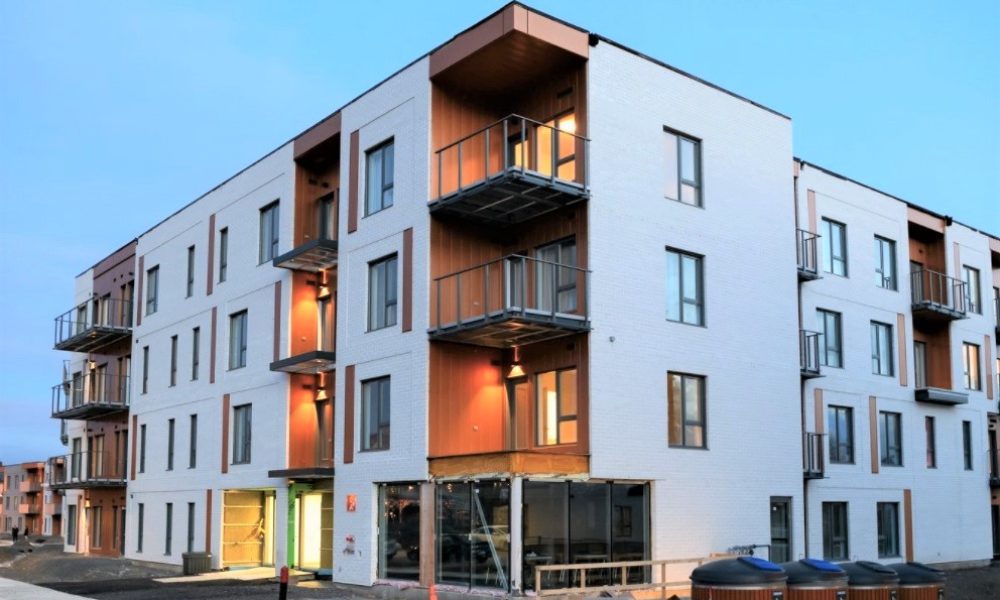 Légende : Le logement social fait partie des dossiers importants de l’administration de Catherine Fournier. 
Photo : Facebook SHQ