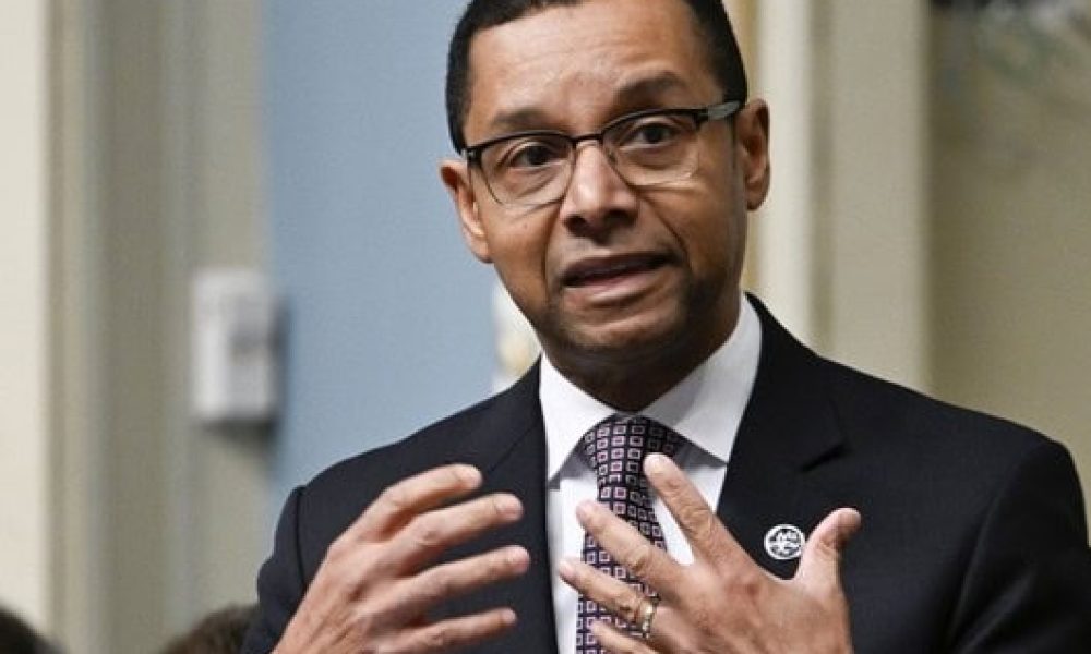 Le ministre Carmant dit que le travail en santé mentale s’améliore